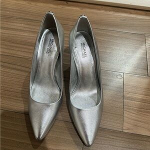 Michael kors 5.5 silver heels